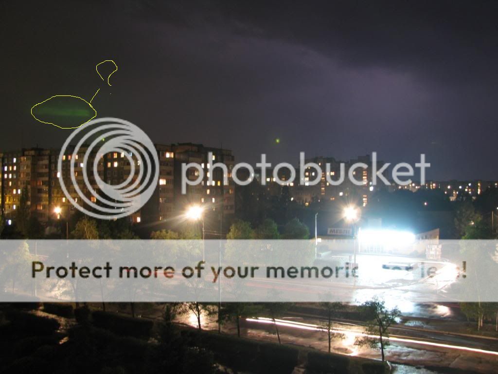 Левый берег. Дождь. Ночь 