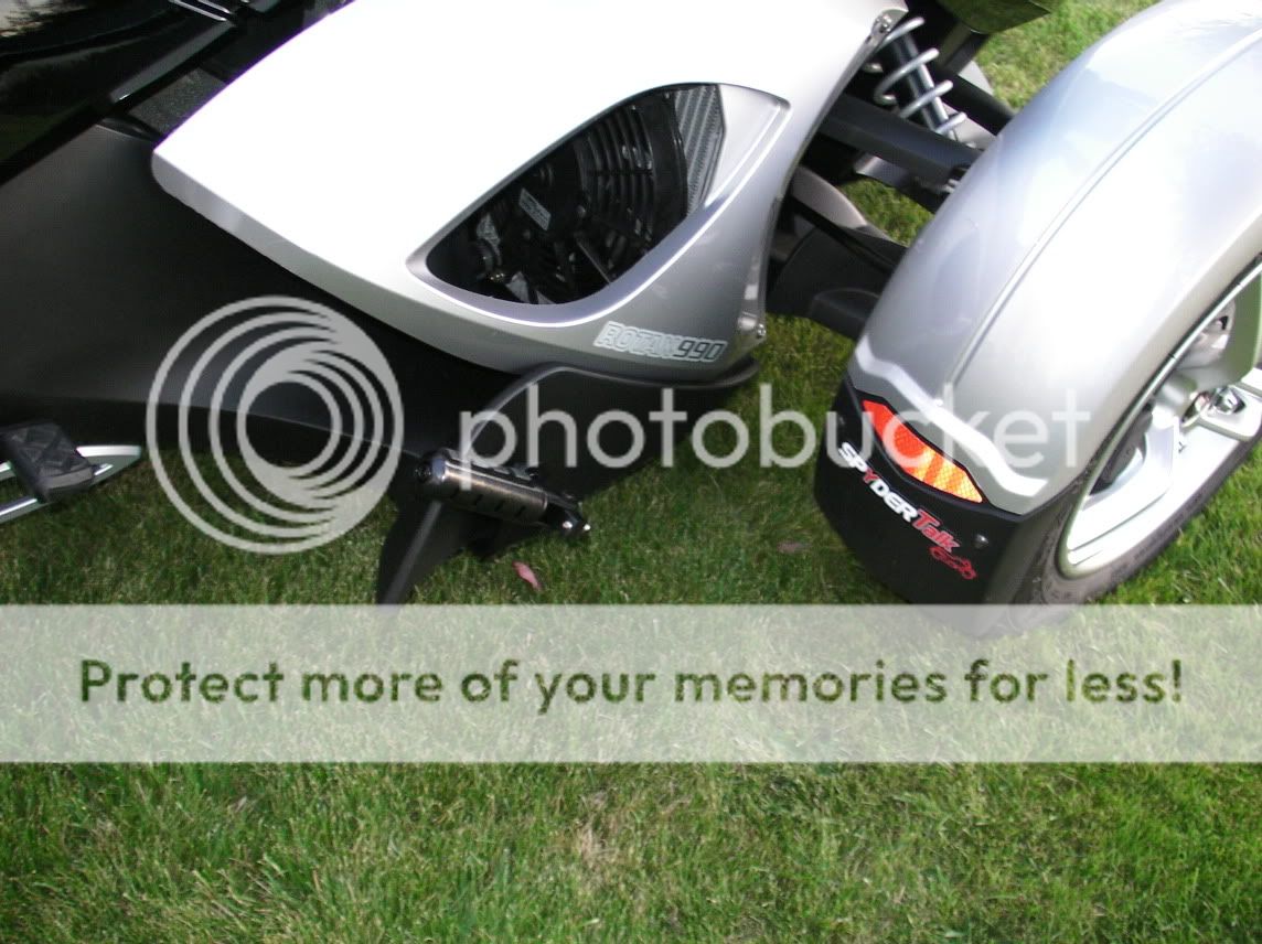 Spyder Highway Pegs in BLACK Spyder RS and GS General Discussion